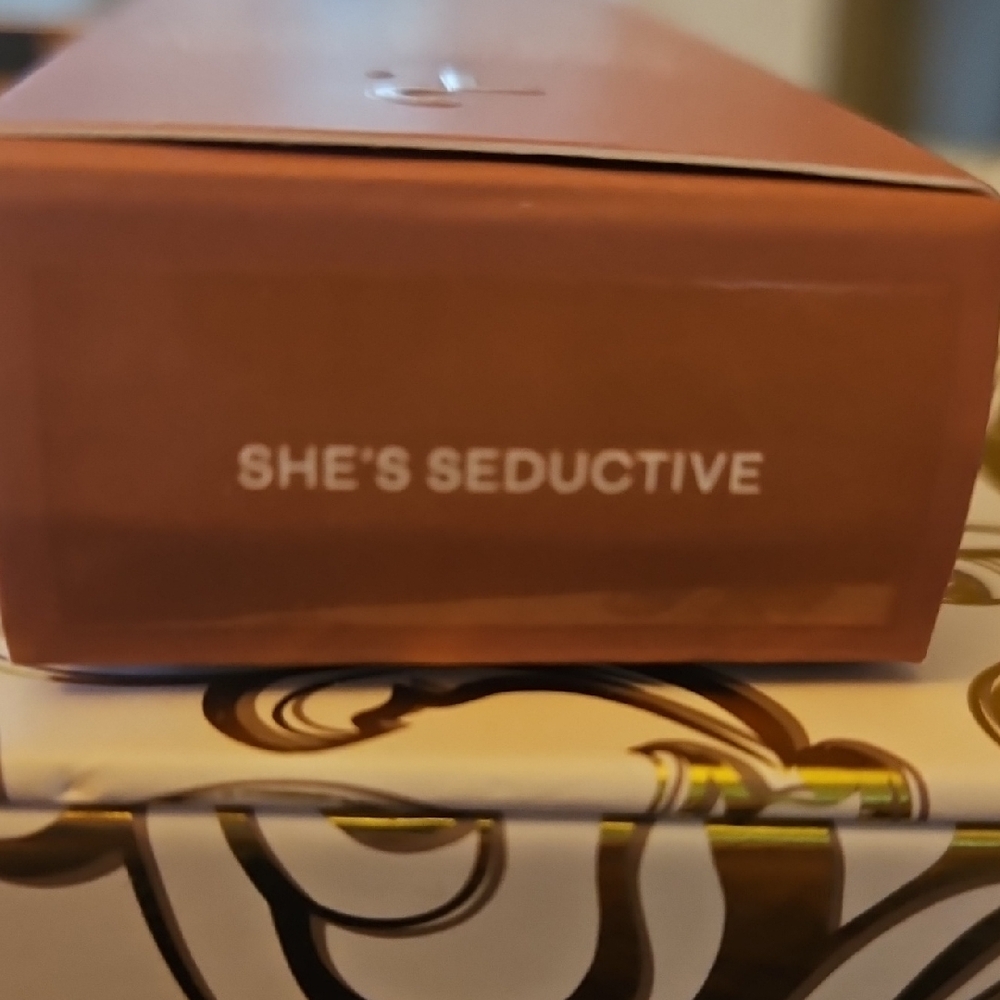 Patrick Ta Blush Duo — Warm Brown & Tan Shades - Picture 5 of 8